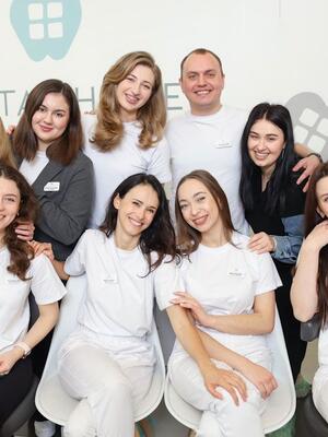 Дитячий догляд за зубами: як зберегти здорову усмішку з раннього віку